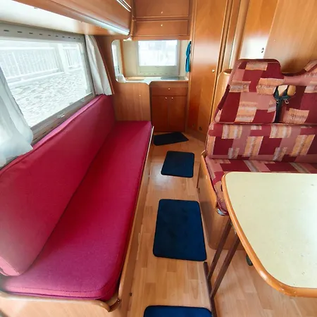 Camper One Camping